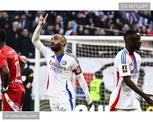 里昂前锋拉卡泽特接受BBC专访，谈及职业生涯末期规划